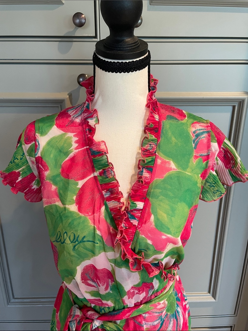 Lilly Pulitzer Floral Wrap Dress Size 8 Pink Green Ruffle Pleated Hem Slip Under - Picture 4 of 7